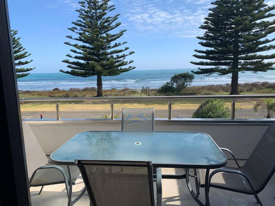 Beach Front Apartment Ohope Extérieur photo